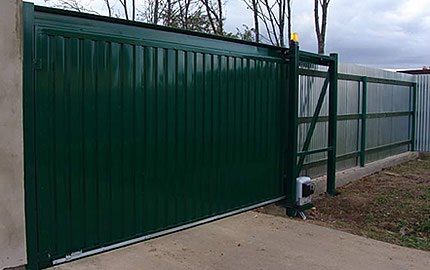 Металлические откатные ворота