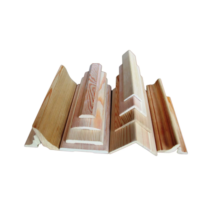 Отделка примыканий деревянных плинтусом, уголком